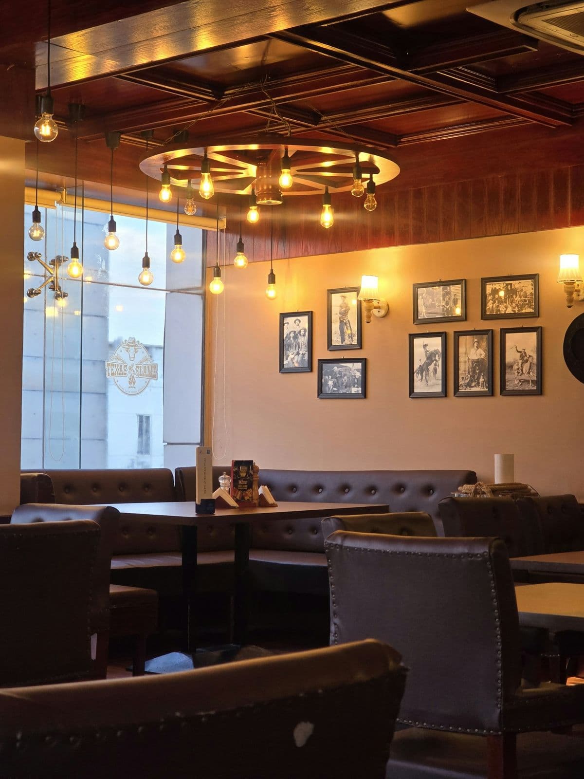 Ember & Oak, Restaurants concept homepage
